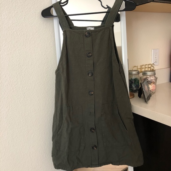 Sadie & Sage Dresses & Skirts - Sadie & Sage Button Detailing Dress Green